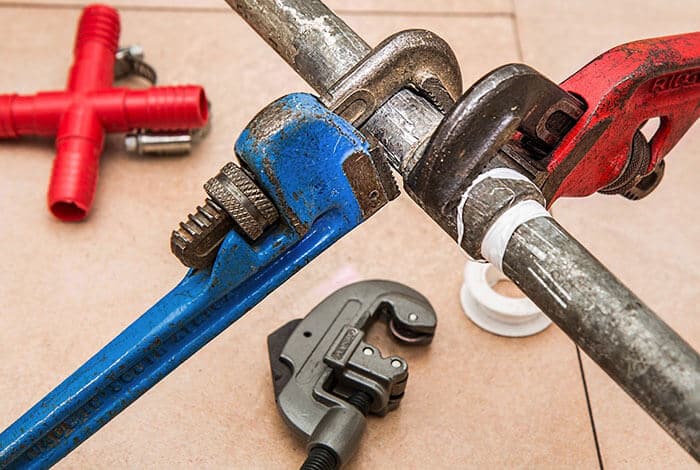 Entrepreneuriat en Tunisie 16 plumbing pipe wrench